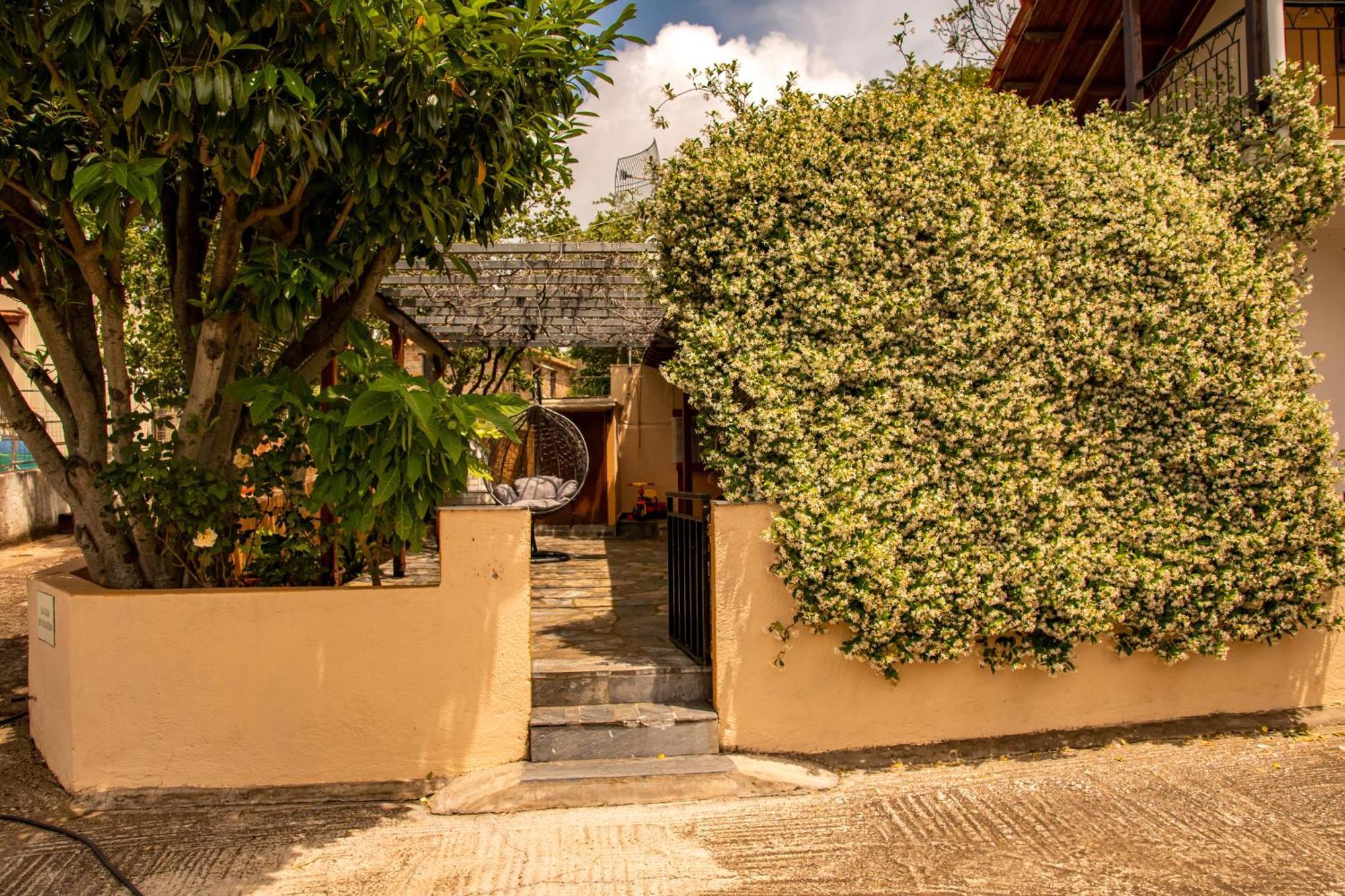 La Casa De Vacation Villa Lafkos Exterior photo
